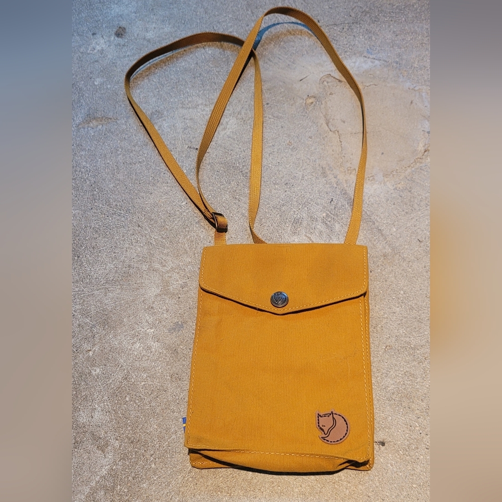 Kanken Fjallraven Pocket Shoulder Bag - Mustard Yellow